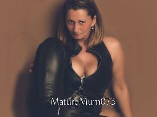 MatureMum073